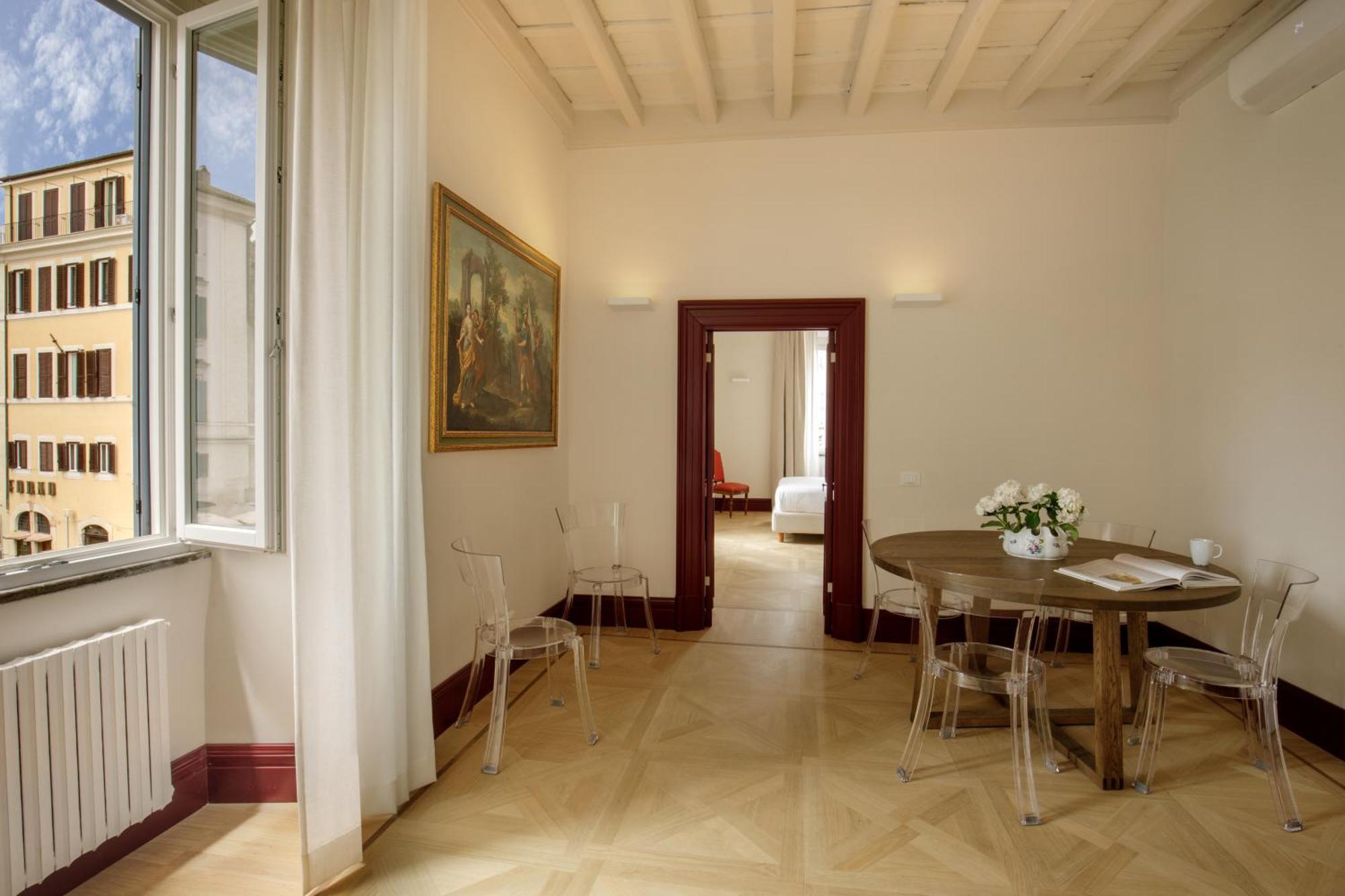 Deluxe Apartment